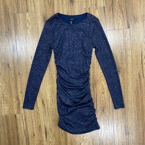 Retro-like long sleeve glitter dress ✨